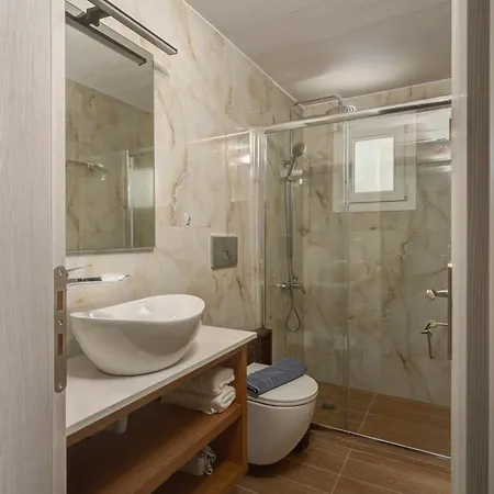 아파트 Molos Beachfront In