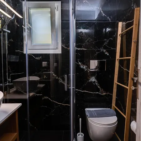 Molos Beachfront In 아파트 *