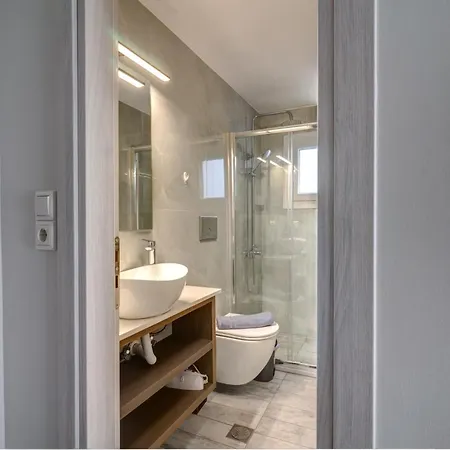 Lejlighed Molos Beachfront In *