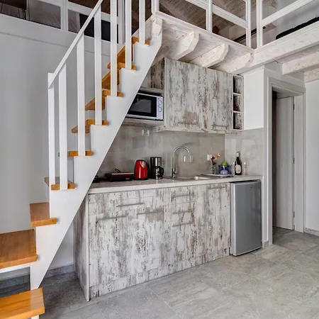 아파트 Molos Beachfront In