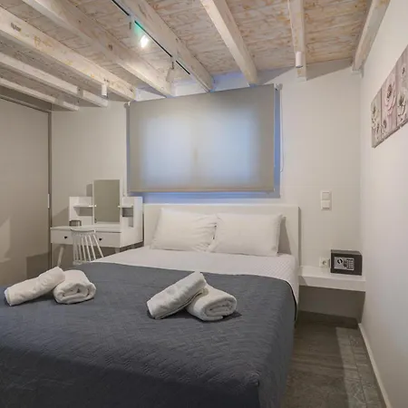 Molos Beachfront In 디아코프토