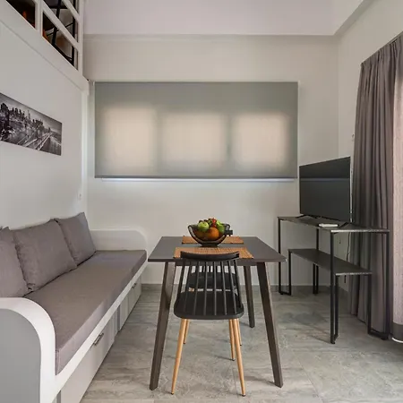 Molos Beachfront In 아파트 *