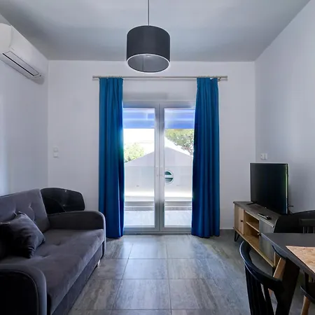 Molos Beachfront In Апартаменты