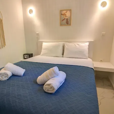 Molos Beachfront In 아파트 디아코프토