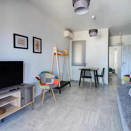 Molos Beachfront In Apartment *