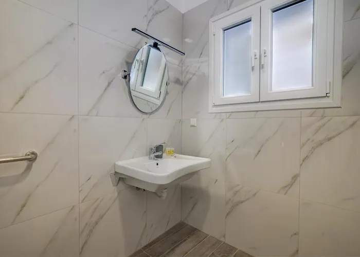 Appartement Molos Beachfront In *