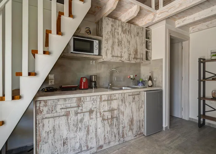 Molos Beachfront In Daire Diakopto