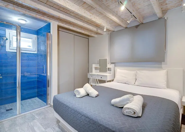 Molos Beachfront In Daire Diakopto