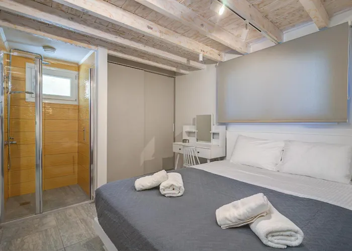 Molos Beachfront In Appartement Diakopto