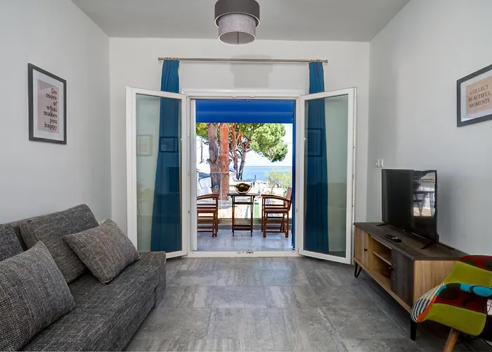 דירה Molos Beachfront In *