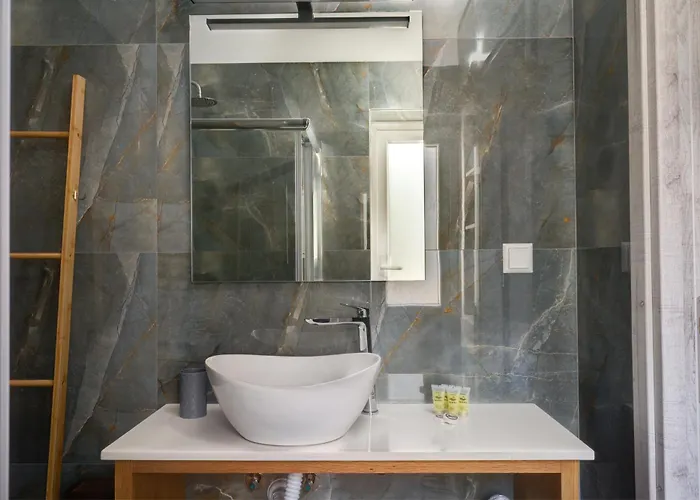 Molos Beachfront In Appartement Diakopto